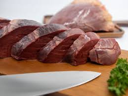 Premium Brazilian beef heart (Coração), vacuum-packed for international B2B export.