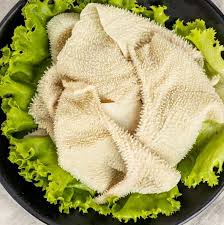 Premium Brazilian beef omasum (Folhoso), salted and prepared for international B2B export.